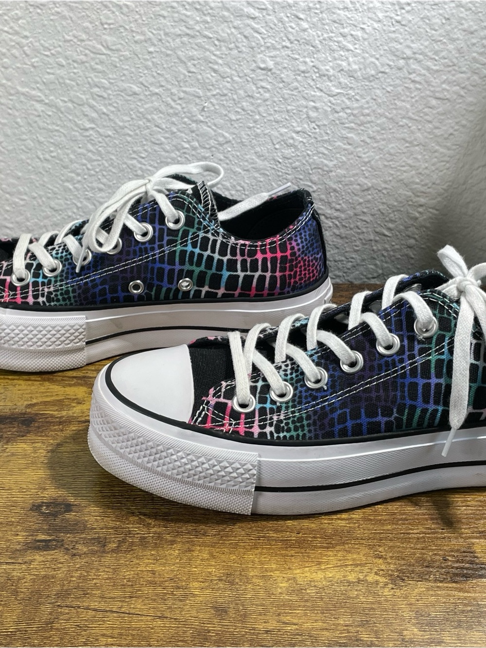 Converse Low-Top Platform Sneakers with Rainbow Croc-Pattern - Picture 5 of 11